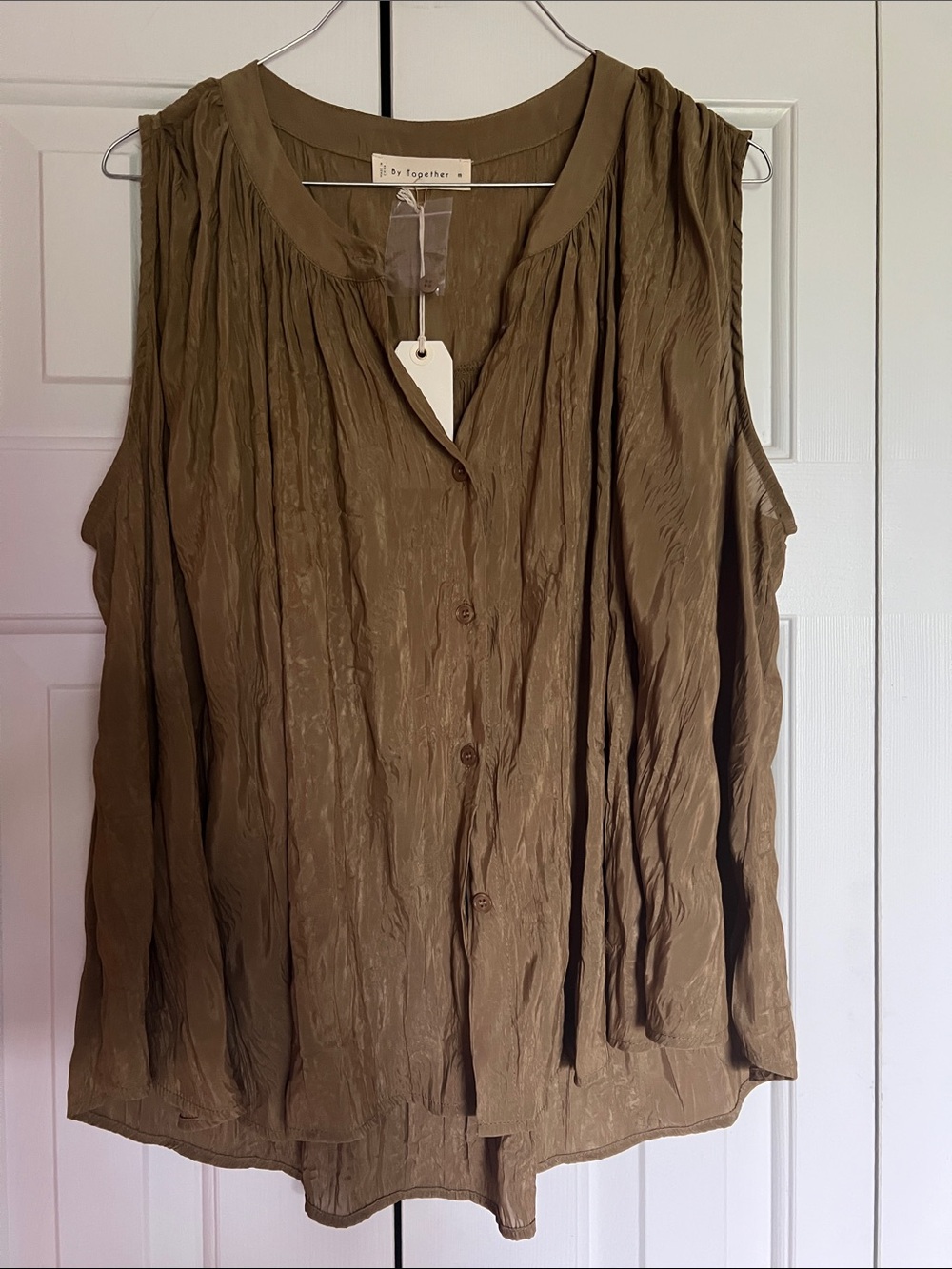 NWT By Together Bronze Gold Crinkled Sleeveless Button-Front Top Medium